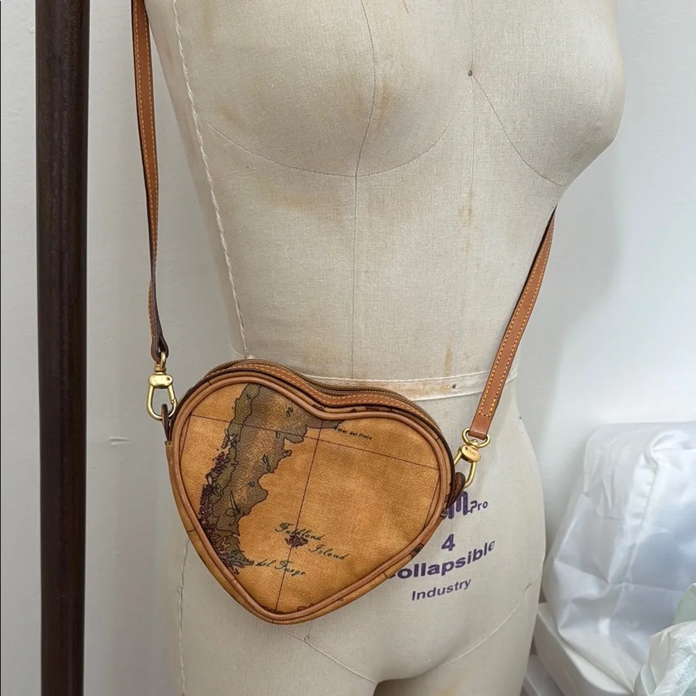 Vintage rare Alviero martini Heart-Shaped Map Print Crossbody Bag - Picture 7 of 9